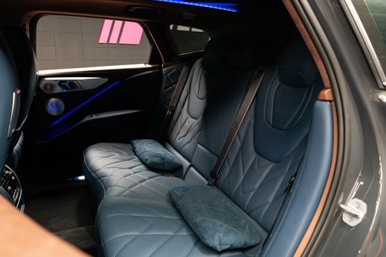 BMW XM 4.4 — пробег 5 500 км — фото 5 из 5