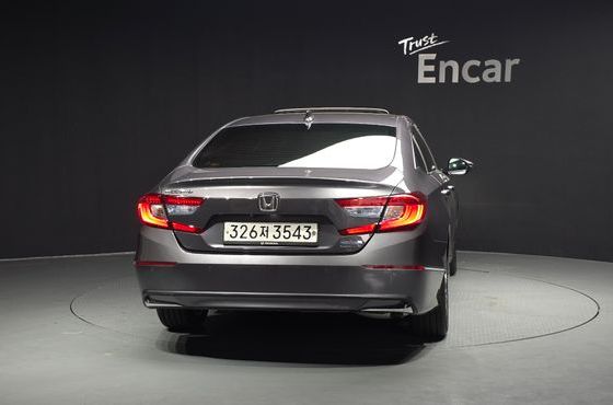 Honda Accord 2.0 Hybrid Touring — пробег 78 888 км — фото 4 из 5
