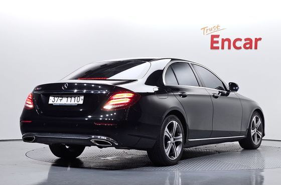 Mercedes-Benz E-Class E300 AV Intelligent Drive — пробег 81 808 км — фото 2 из 5