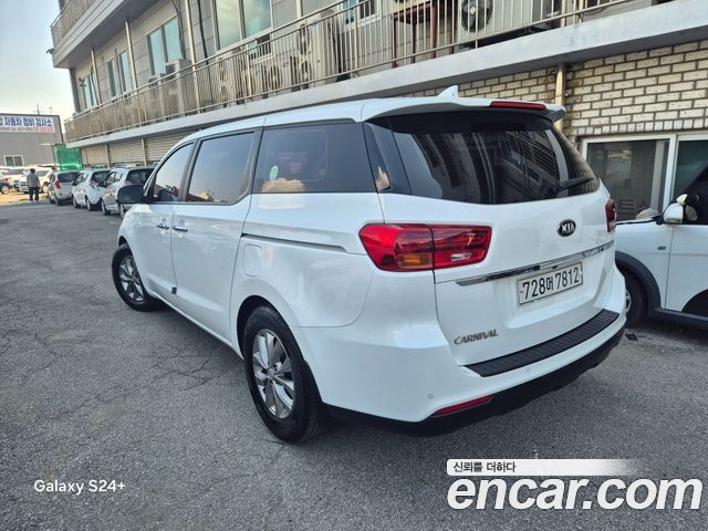 Kia Carnival из Кореи Encar
