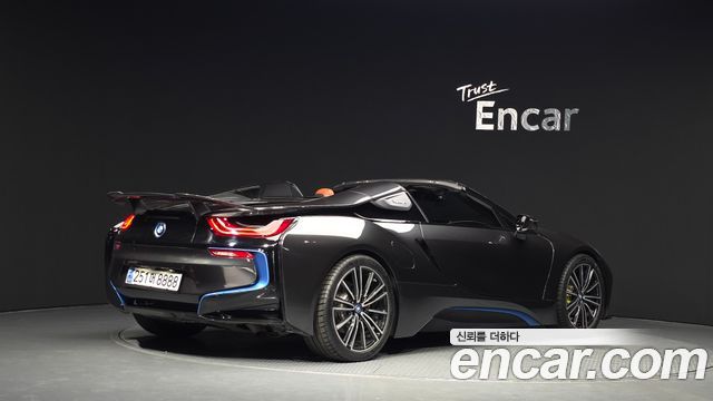 BMW i8 Roadster — пробег 73 740 км — фото 2 из 5