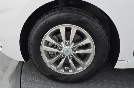 Hyundai AVANTE 1.6 Smart — пробег 33 594 км — фото 5 из 5