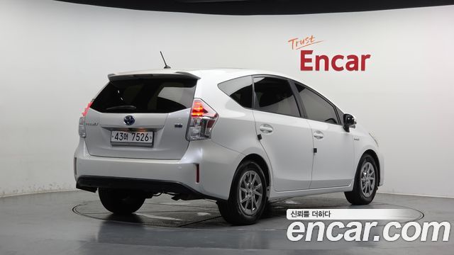 Toyota Prius 1.8 — пробег 119 858 км — фото 2 из 5