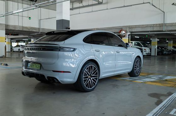 Porsche Cayenne 3.0 S E-Hybrid Coupe — пробег 14 105 км — фото 4 из 5