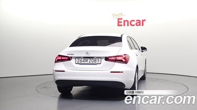 Mercedes-Benz A-Class A220 Sedan — пробег 39 805 км — фото 4 из 5