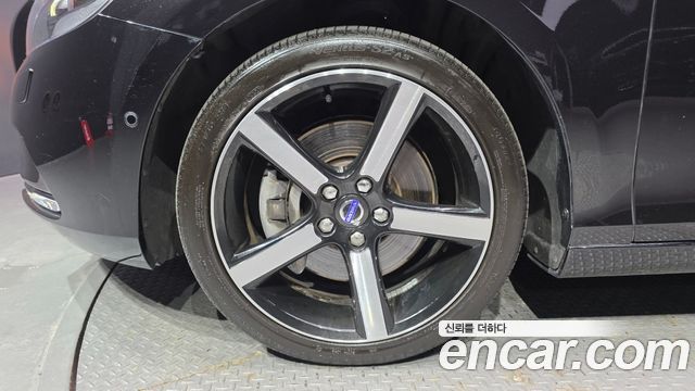 Volvo V40 из Кореи Encar