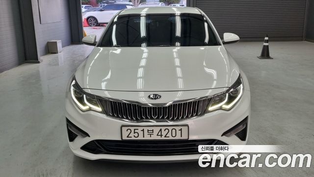 Kia K5 2.0 LPI Rental Car Luxury — пробег 70 082 км — фото 3 из 5