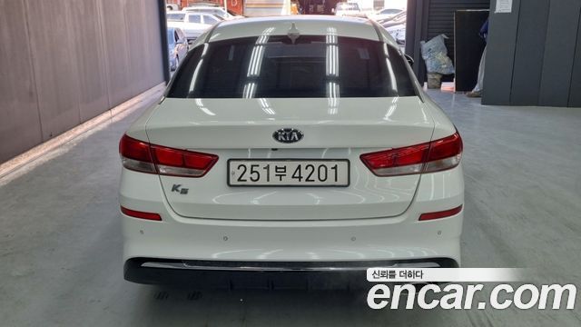 Kia K5 2.0 LPI Rental Car Luxury — пробег 70 082 км — фото 4 из 5