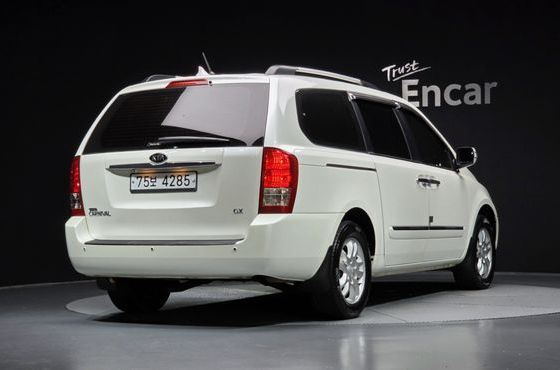 Kia Carnival Grand Carnival GX Grand Pack — пробег 57 323 км — фото 2 из 5