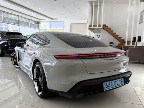 Porsche Taycan Turbo S — пробег 13 509 км — фото 2 из 5