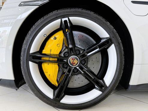 Porsche Taycan Turbo S — пробег 13 509 км — фото 5 из 5