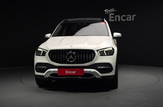 Mercedes-Benz GLE-Class GLE300d 4MATIC — пробег 33 088 км — фото 3 из 5