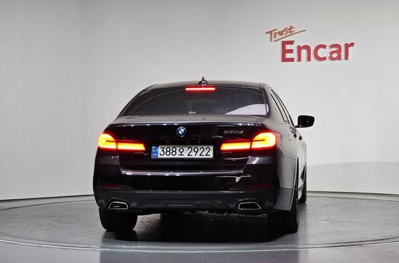 BMW 5-Series 520d M Sport Package Plus — пробег 132 279 км — фото 4 из 5