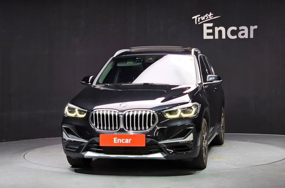 BMW X1 xDrive 20i xLine — пробег 65 273 км — фото 3 из 5