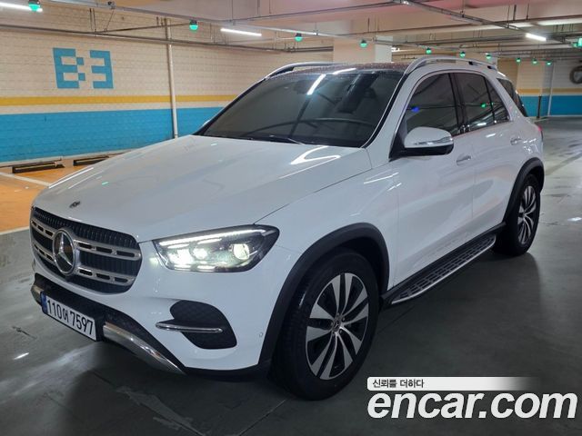Mercedes-Benz GLE-Class GLE300d 4MATIC — пробег 9 100 км — фото 2 из 5