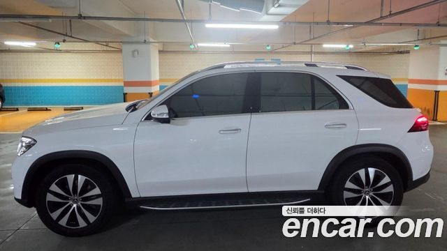 Mercedes-Benz GLE-Class GLE300d 4MATIC — пробег 9 100 км — фото 3 из 5