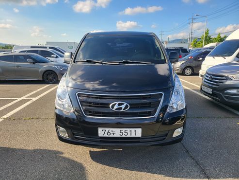 Hyundai Starex 12-Seater Wagon Smart — пробег 52 688 км — фото 1 из 5