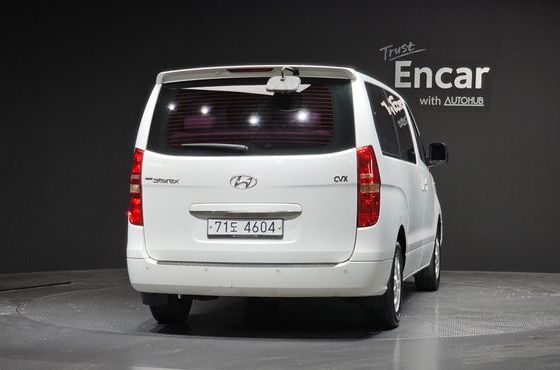 Hyundai Starex 12-Seater Wagon CVX Luxury — пробег 49 462 км — фото 4 из 5