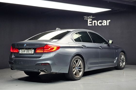 BMW 5-Series 530i M Sport Package Plus — пробег 181 288 км — фото 2 из 5