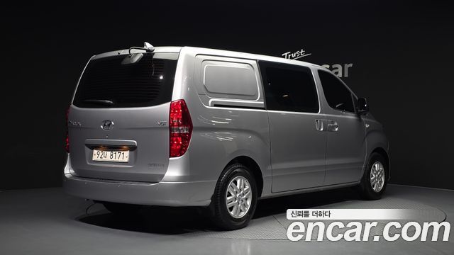 Hyundai Starex Van 5-Seater Smart — пробег 4 211 км — фото 2 из 5