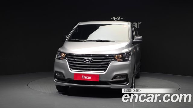 Hyundai Starex Van 5-Seater Smart — пробег 4 211 км — фото 3 из 5