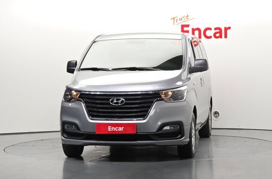 Hyundai Starex Van 5-Seater Smart — пробег 120 621 км — фото 3 из 5