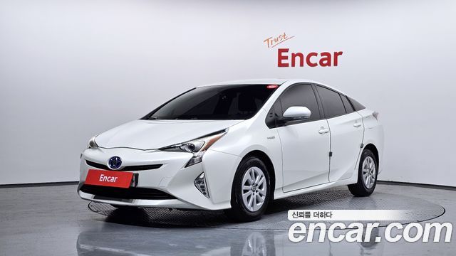 Toyota Prius 1.8 E — пробег 160 952 км — фото 1 из 5