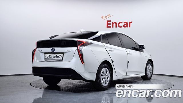 Toyota Prius 1.8 E — пробег 160 952 км — фото 2 из 5