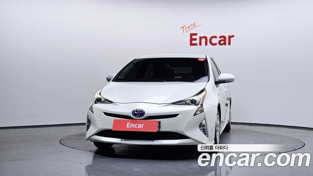 Toyota Prius 1.8 E — пробег 160 952 км — фото 3 из 5