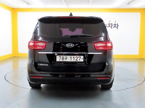 Kia Carnival 11-Seater Deluxe — пробег 159 224 км — фото 3 из 5