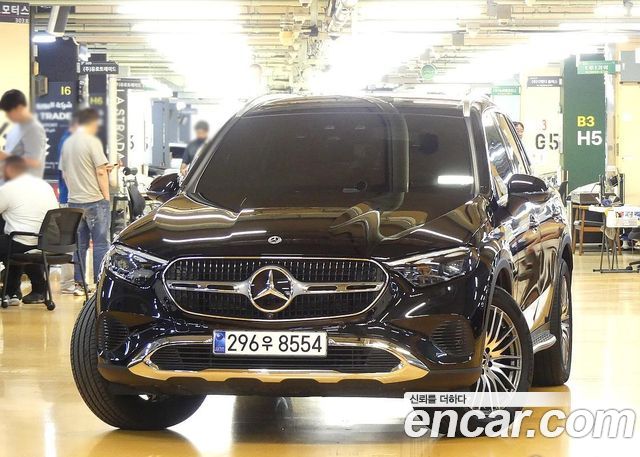 Mercedes-Benz GLC-Class GLC 300 4MATIC Avantgarde — пробег 8 000 км — фото 3 из 5