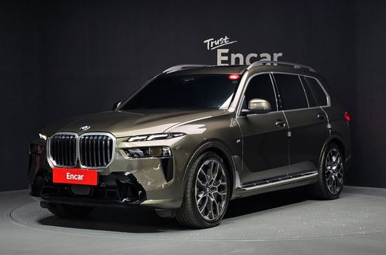 BMW X7 xDrive 40i M Sport 7STR — пробег 15 252 км — фото 1 из 5