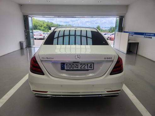 Mercedes-Benz S-Class Maybach S560 4MATIC — пробег 155 000 км — фото 4 из 5