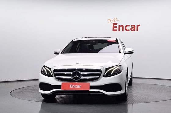 Mercedes-Benz E-Class E200 Avantgarde — пробег 79 722 км — фото 3 из 5