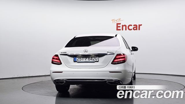 Mercedes-Benz E-Class E200 Avantgarde — пробег 79 722 км — фото 4 из 5