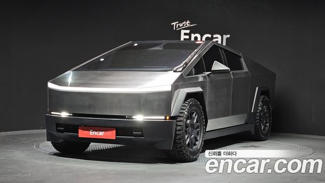 Tesla Cybertruck AWD — пробег 56 323 км — фото 1 из 5