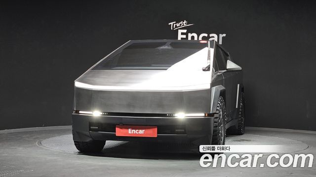 Tesla Cybertruck AWD — пробег 56 323 км — фото 3 из 5