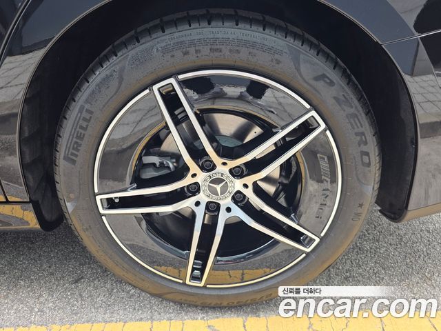 Mercedes-Benz E-Class E200 AMG Line — пробег 800 км — фото 5 из 5