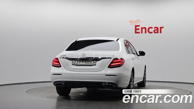 Mercedes-Benz E-Class E250 Avantgarde — пробег 97 705 км — фото 4 из 5