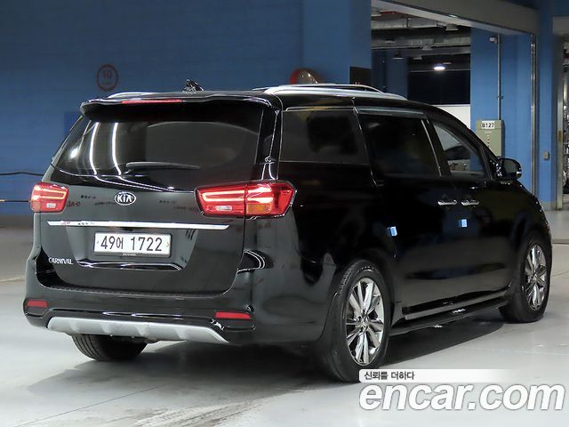 Kia Carnival 9-Seater Prstige — пробег 187 775 км — фото 2 из 5