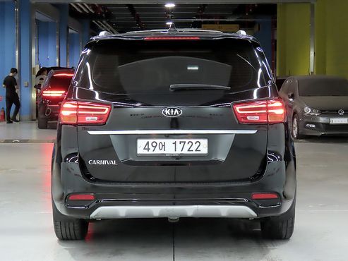 Kia Carnival 9-Seater Prstige — пробег 187 775 км — фото 4 из 5