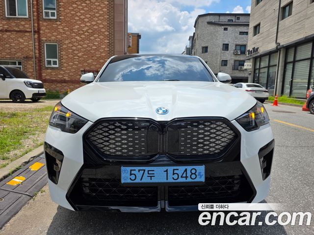 BMW iX2 eDrive 20 M Sport — пробег 523 км — фото 1 из 5