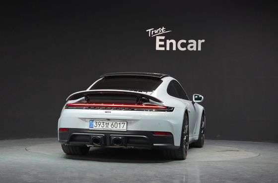 Porsche 911 Carrera 4 GTS — пробег 575 км — фото 4 из 5
