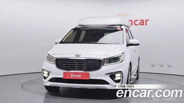 Kia Carnival 7-Seater Hi-Limousine VIP — пробег 91 520 км — фото 1 из 5