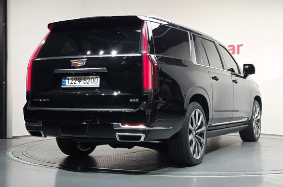 Cadillac Escalade 6.2 ESV ESV Premium Luxury Platinum — пробег 5 980 км — фото 2 из 5