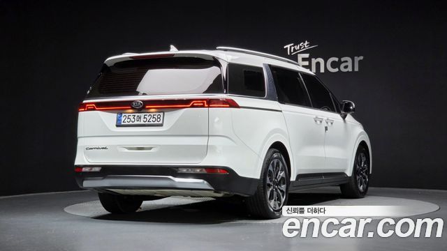 Kia Carnival из Кореи Encar