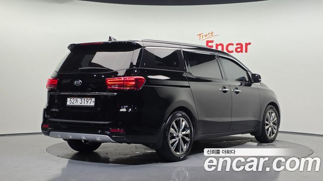 Kia Carnival из Кореи Encar