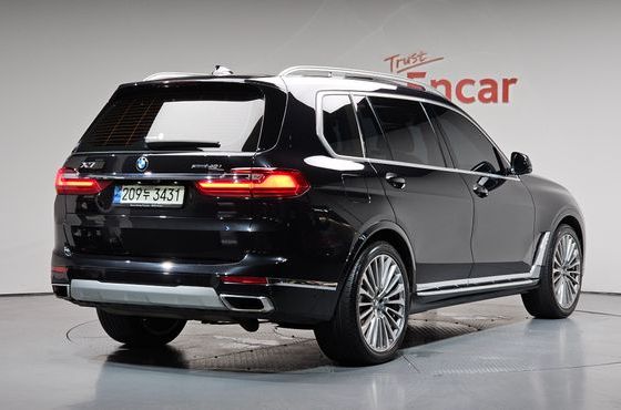 BMW X7 xDrive 40i Design Pure Excellence 6-Seater — пробег 141 067 км — фото 2 из 5