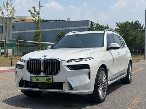 BMW X7 xDrive 40i Design Pure Excellence 6-Seater — пробег 11 343 км — фото 1 из 5