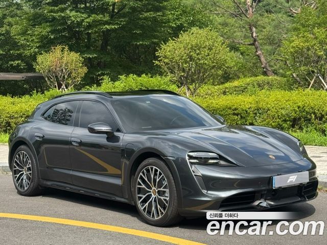 Porsche Taycan Turbo Cross Turismo — пробег 24 000 км — фото 2 из 5